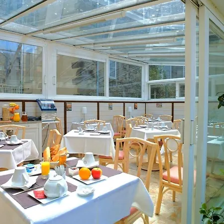 Quic En Groigne Hotel